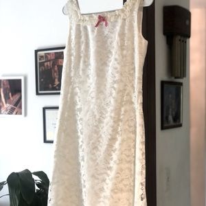 1960s Vintage White Lace Cocktail Dress